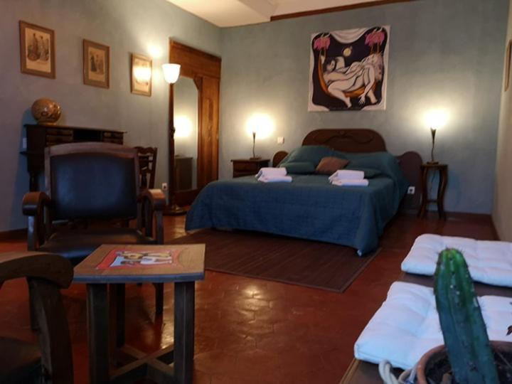El Castell Embruixat Hotel Saint-Hippolyte  Ngoại thất bức ảnh
