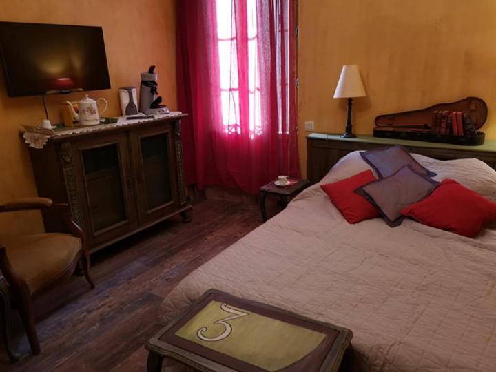 El Castell Embruixat Hotel Saint-Hippolyte  Ngoại thất bức ảnh