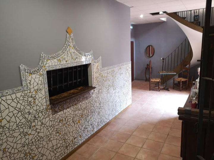 El Castell Embruixat Hotel Saint-Hippolyte  Ngoại thất bức ảnh